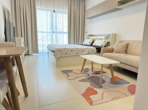 Spacious Studio with Burj Khalifa Views
